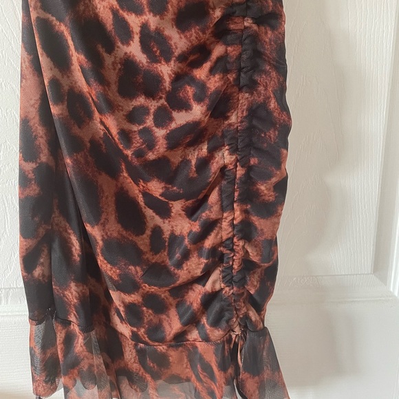 Pretty Little Thing Leopard/Cheetah Print Dress - Picture 2 of 2